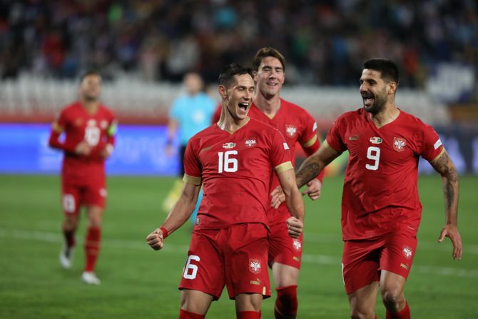 Fudbal Srbija - Švedska Saša Lukić, Dušan Vlahović, Aleksandar Mitrović