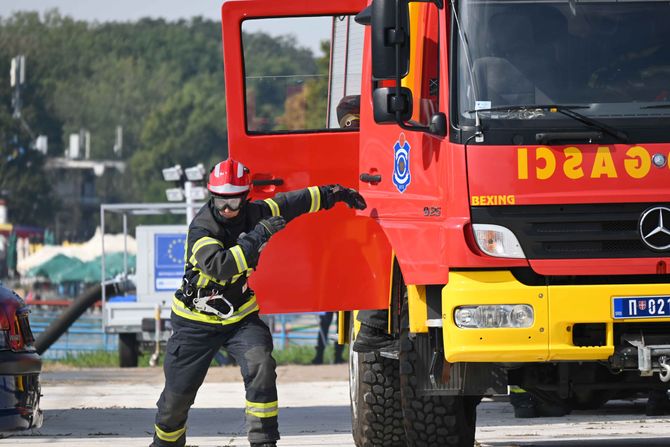 Sektor za vanredne situacije, Aleksandar Vulin