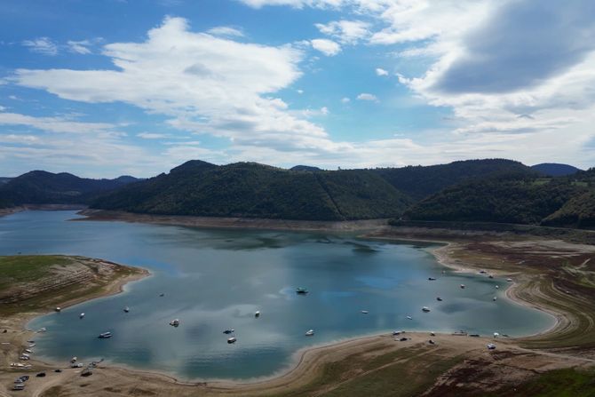 Zlatarsko jezero