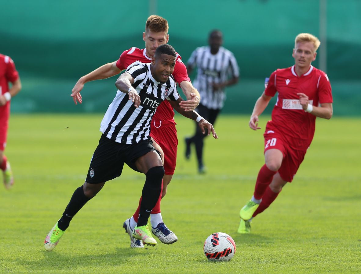 Mitrovčani srušili Partizan iz Kupa! FK Radnički bolji posle boljeg  izvođenja penala!