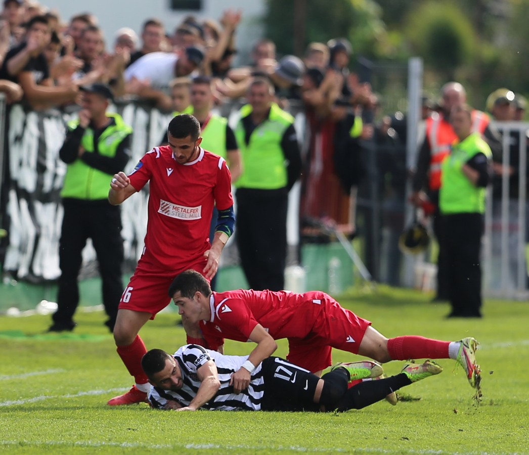 Nezapamćen šok u Sremskoj Mitrovici: Partizan se obrukao za sva vremena,  ispao na penale, promašili sva četiri 