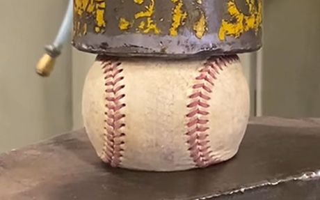 Bejzbol lopta