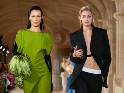 Viktorija Bekam revija Bela Hadid i Gigi Điđi Hadid