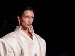 Pariz Vivijen Vestvud modna revija Bela Hadid