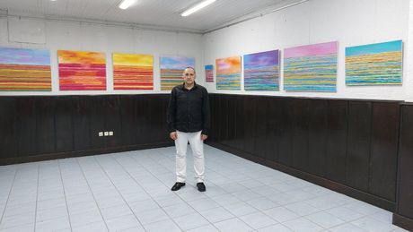 Otvorena izložba slika 50 ravnica nagrađivanog akademskog slikara Mihala Đurovke