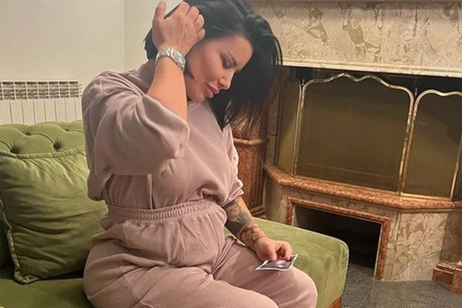 Alis Adaktar trudna trudnica Alis Adaktar trudna trudnica