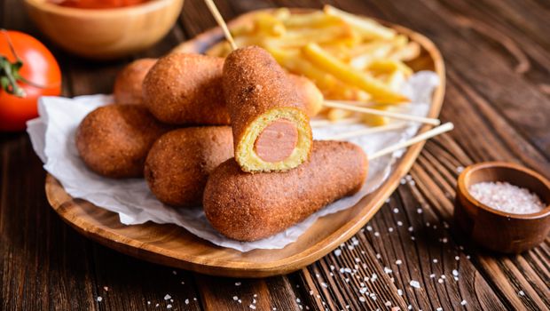 Corn dog, kukuruzna viršla na štapiću