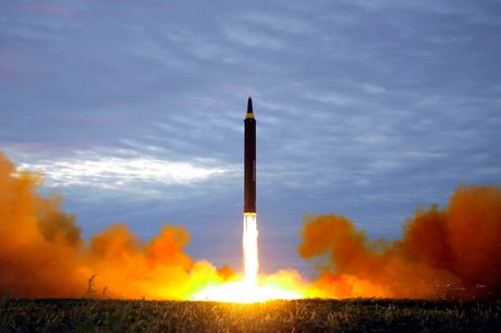Severna Koreja raketa Hwasong-12