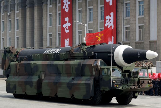 Severna Koreja raketa Hwasong-12