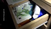 Uhapšeni zbog falsifikovanja novca: Vlasniku menjačnice u Zrenjaninu "podvalili" hiljadu dolara