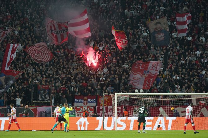 Fk Crvena zvezda, FK Ferencvaroš, Green Monsters, navijači