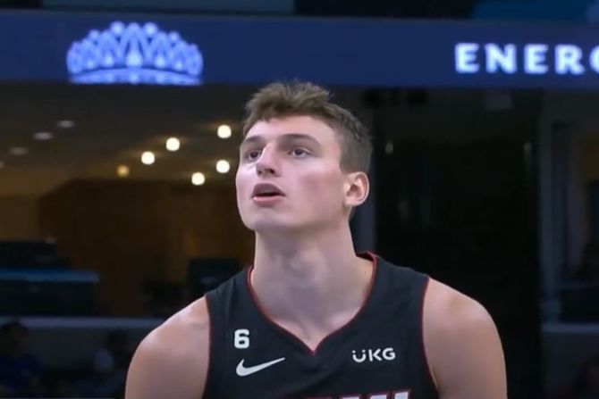 Nikola Jović, Majami HIT