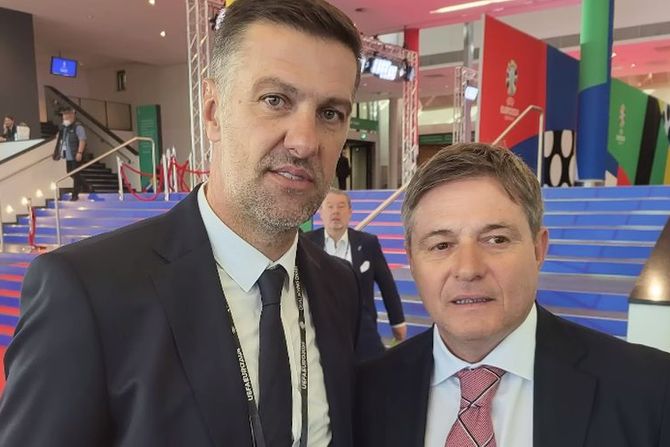 Mladen Krstajić, Dragan Stojković Piksi