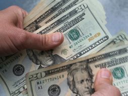 novac pare dolari, NerdWallet-Millennial-Money-Tame-Inner-Critic