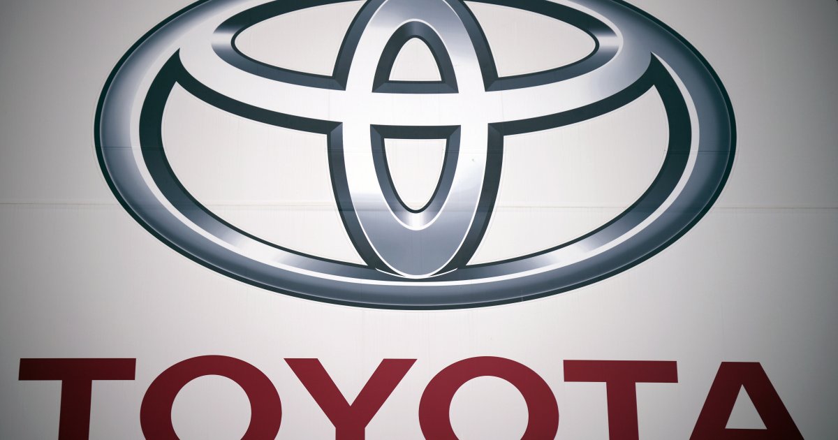 Major Change at Toyota: Finance Director Takes the Helm Amidst Profit Decline