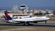 Grad polupao Boeing 767 Delta Air Lines: Avion prinudno sleteo u Rim, nema povređenih