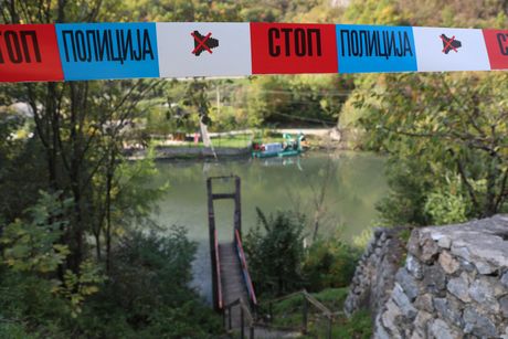 Ovčar Banja, Srušeni most