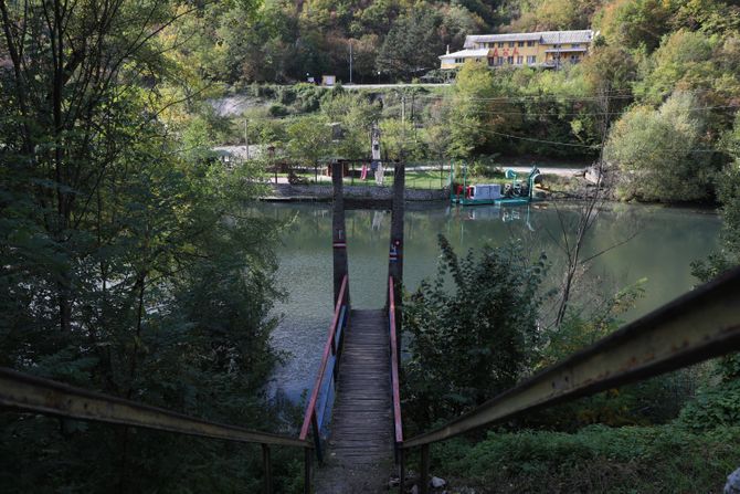 Ovčar Banja, Srušeni most