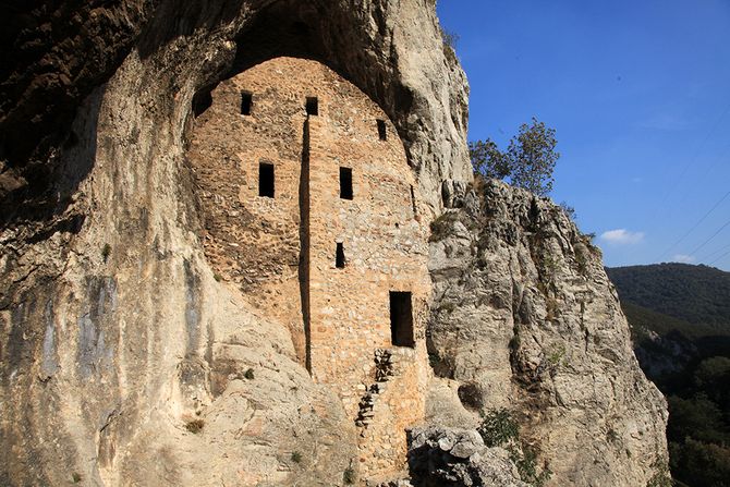 Manastir Blagoveštenje, Gornjačka klisura