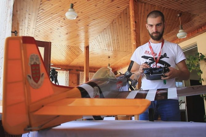 Ivanjica neobične makete aviona Savo Milutinović Ivanjica neobične makete aviona Savo Milutinović