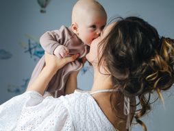 Mama i beba majcinstvo