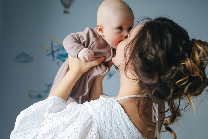 Mama i beba majcinstvo Mama i beba majcinstvo