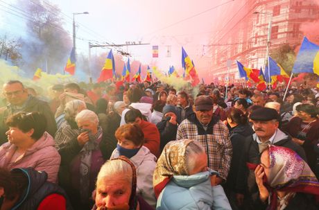 Moldavija, Policija rasteruje učesnike antivladinih protesta