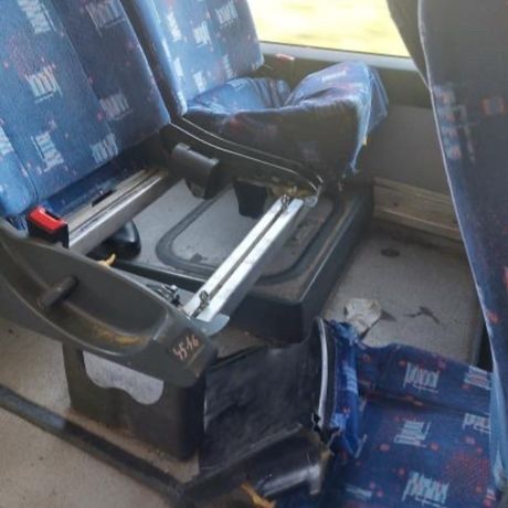 Uništena sedišta u autobusu