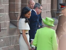 Meghan Markle, Kraljica Elizabeta