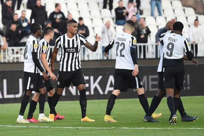 Fudbal Superliga Partizan Napredak