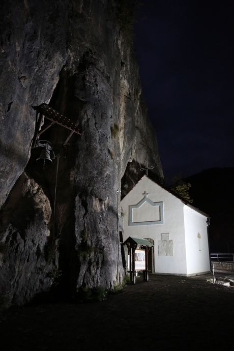 Hadži-Prodanova pećina