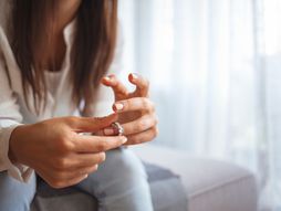 Razvod braka, skida burmu burma