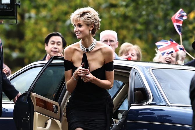 Dajanina osvetnička haljina prikazana u seriji serija The Crown Dajanina osvetnička haljina prikazana u seriji serija The Crown