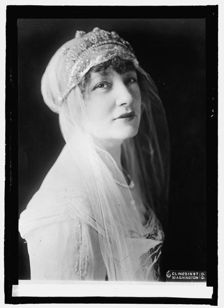 Mejbel Grujić, Mabel Grouitch