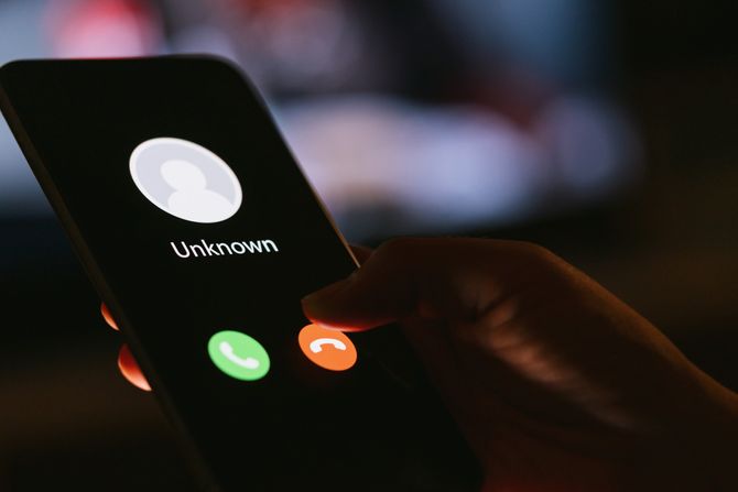 Mobilni telefon, nepoznat broj Mobilni telefon, nepoznat broj
