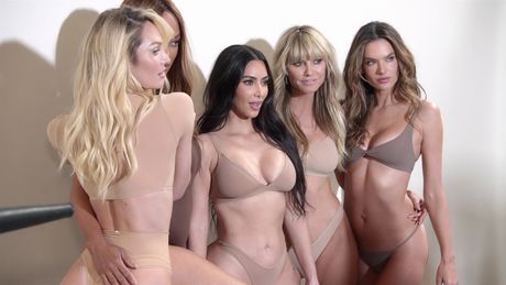 Kim Kardashian, Heidi Klum, Alessandra Ambrosio, Candice Swanpoenel