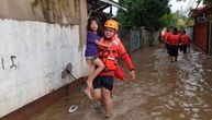 Osmoro ljudi poginulo u poplavama i klizištima, među njima trudnica i deca: Tropska oluja Jagi hara Filipinima