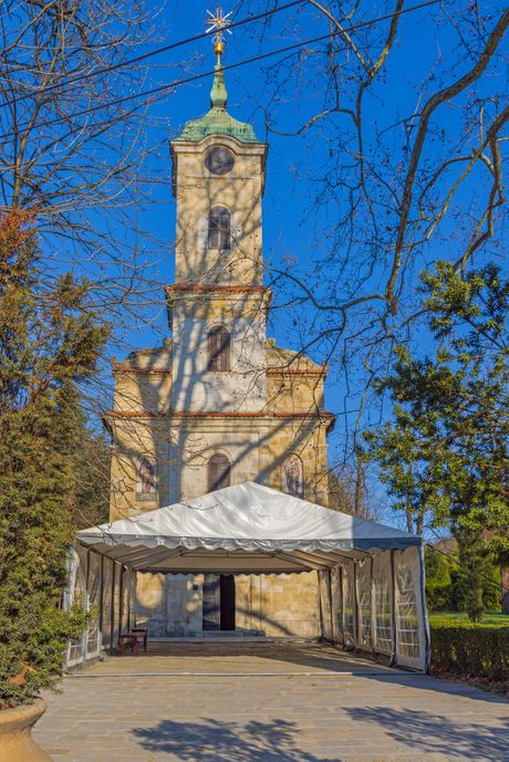 Crkva Svetih apostola Petra i Pavla Topčider, Beograd