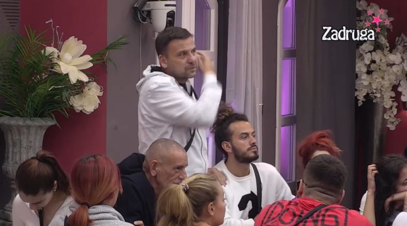 Folker progovorio o snajkama, sinovi se odselili iz porodične vile: "Obe su opasne, ali su one..."