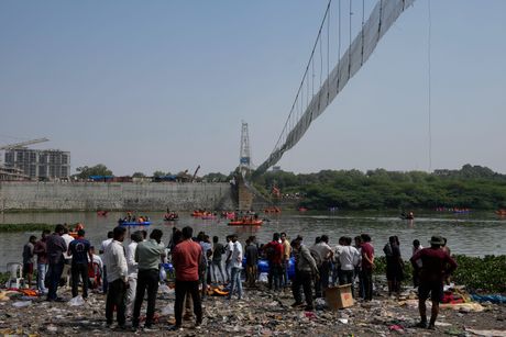 Indija, pao most, viseći most, most