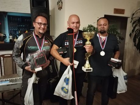 12. Varaličarski “Bovan kup": Pobednička trojka: Aleksandar Janjić (3. mesto), Milan Panić (1. mesto) i Goran Vesić (2. mesto)