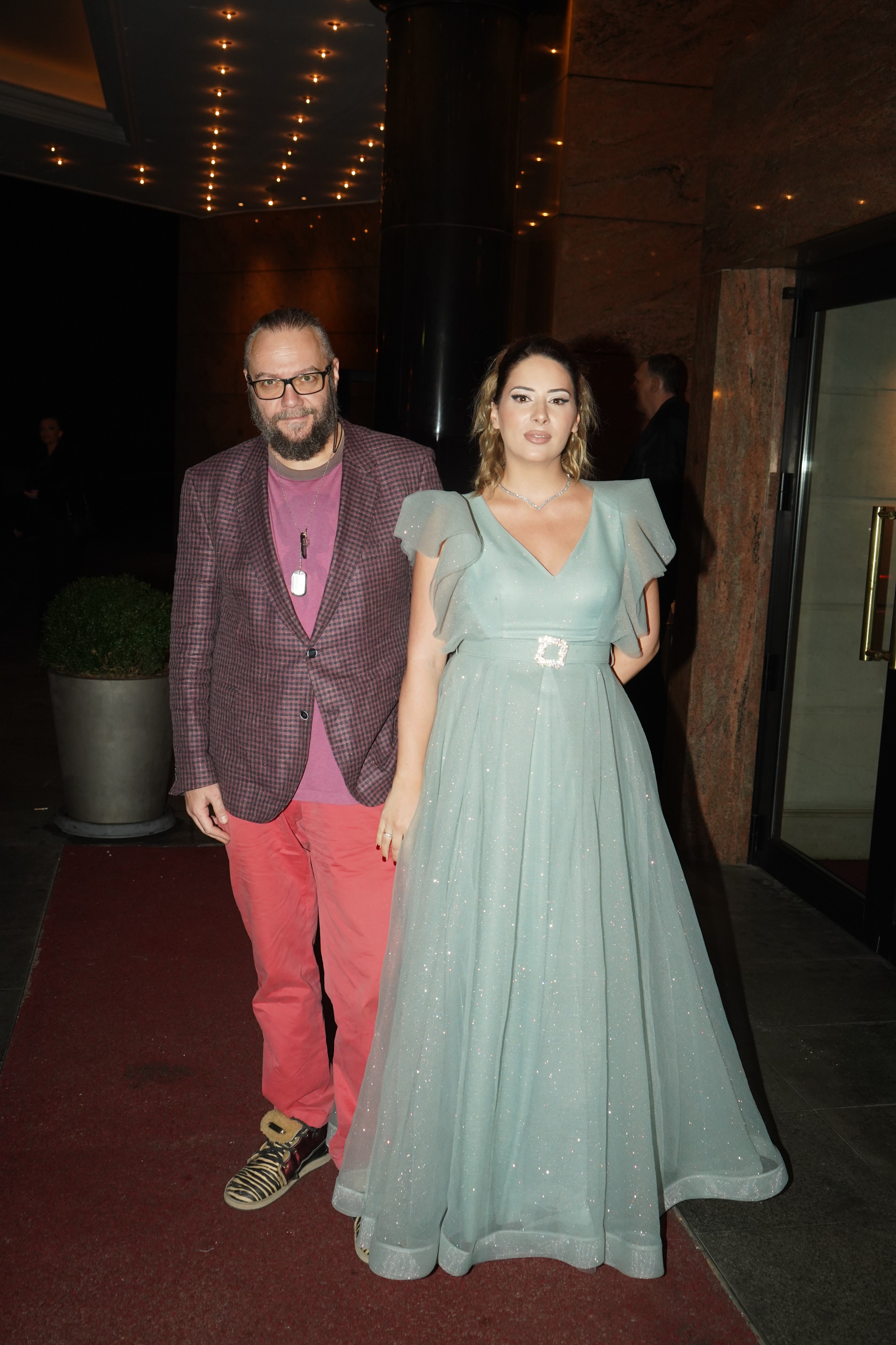 "Može da bude u intimnoj vezi sa drugom, ali da ja to znam i da GLEDAM" Milica Kon šokirala izjavom o mužu