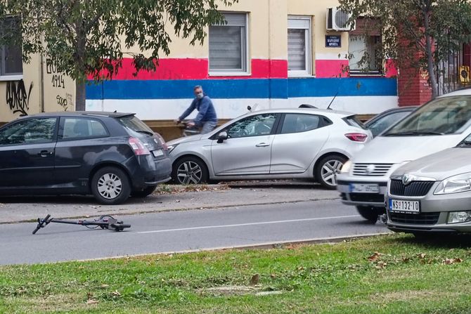 Dete povređeno u Novom Sadu, udario ga automobil na električnom trotinetu