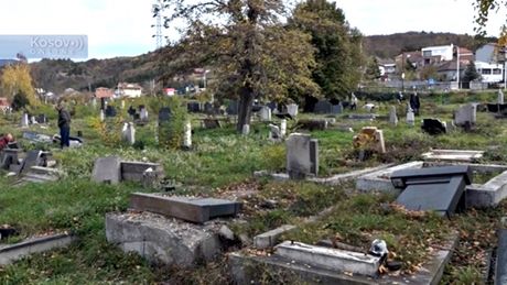 Južna Mitrovica: Uništeni spomenici i zarasle humke na pravoslavnom groblju