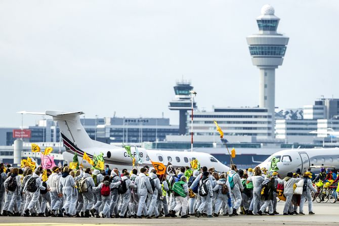 ekološki protest aerodrom amsterdam