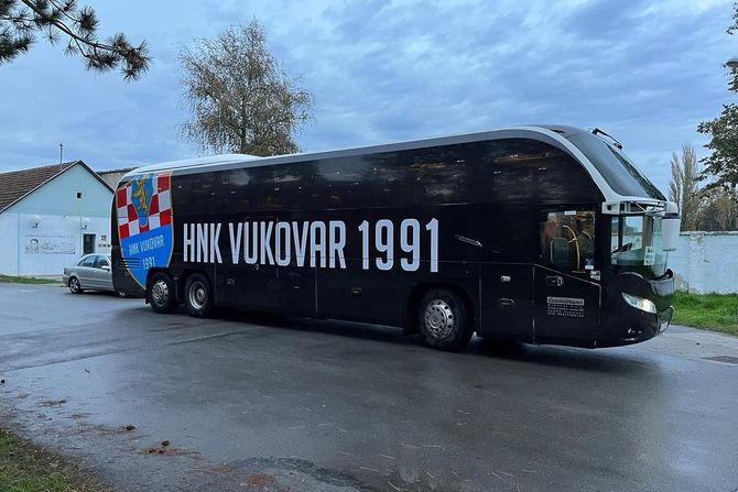 službeni autobus