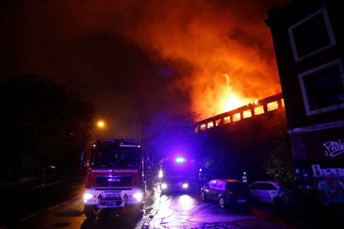 Gori staro postrojenje u bulevaru Despota Stefana požar kod Pančevačkog mosta