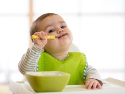 Beba, kaša, hrana