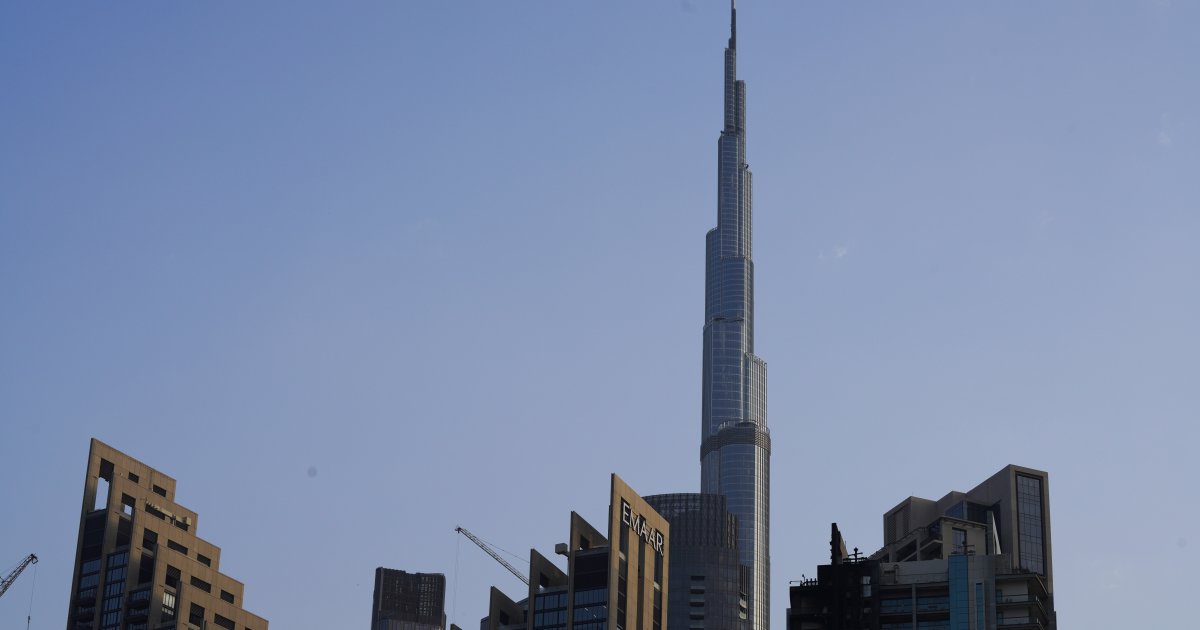 See the moment an Iranian missile fell near Burj Khalifa