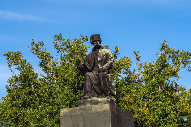 Vuk Karadžić spomenik Vuk Karadžić spomenik